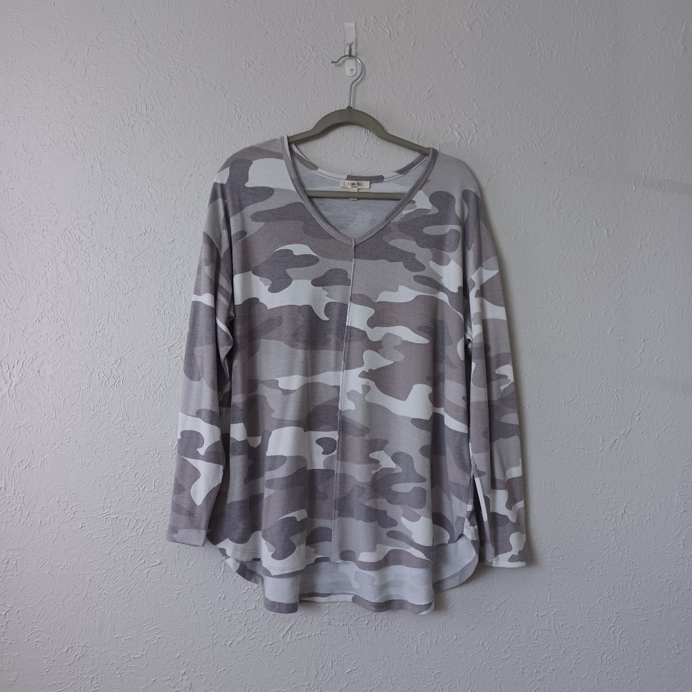 Como Blu Women Camo Long Sleeve Top
